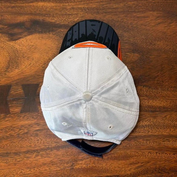 Chicago Bears NFL Adjustable Hat White / Black Hat - Picture 2 of 3